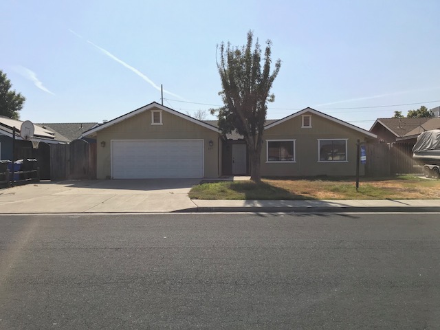 825 Moffat Drive